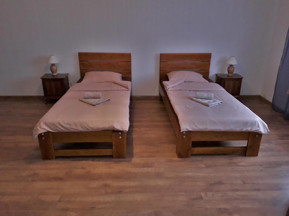 Guest house on Ivana Franka Novyye Petrovtsy Buitenkant foto